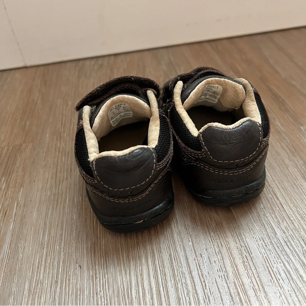 Stride Rite SRT Pierce Boys Brown Leather Shoes Size 4.5 Wide baby first walker